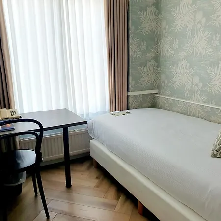 Sebel Hotel 3*