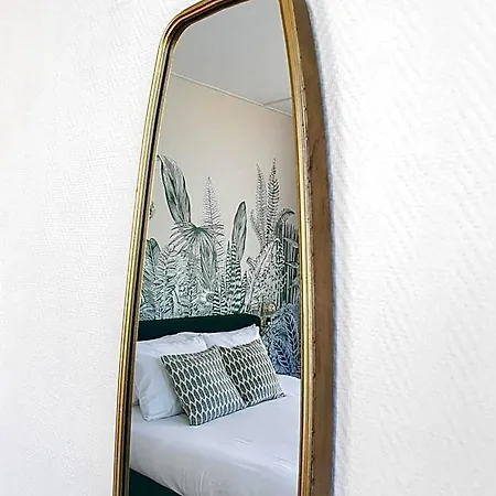 Sebel Hotel